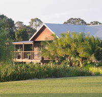 Lilies Luxury Retreats - Accommodation Gladstone