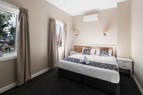 Lily Sands Inn - Accommodation Gladstone 1