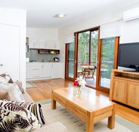 Lilypad Luxury Cabins - Accommodation Gladstone