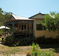 Lilys by the Lake - Raymond Island Accommodation - Accommodation Gladstone