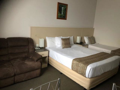 Lindy Lodge Motel - Accommodation Gladstone 1