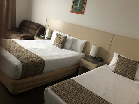 Lindy Lodge Motel - Accommodation Gladstone 2