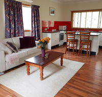 Lucky Mountain Cottage - Accommodation Gladstone