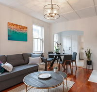 Luxurious Heritage Home with Harbour Bridge Views - Accommodation Gladstone