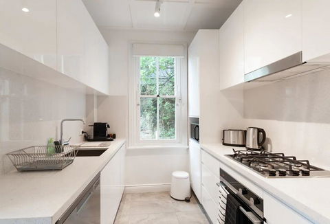 Luxurious Heritage Home With Harbour Bridge Views - Accommodation Gladstone 1