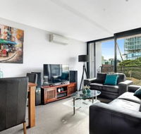 Luxurious with Free Parking  Wi Fi - Accommodation Gladstone