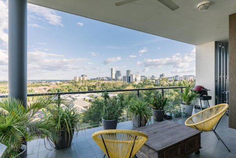 Luxury & Location - Sea Views With Modern Class ! - Accommodation Gladstone 2
