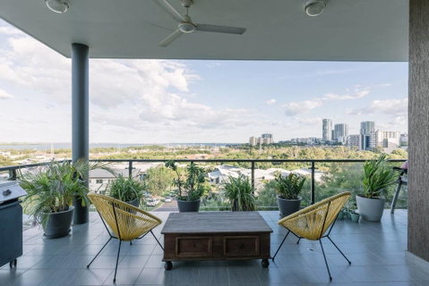 Luxury & Location - Sea Views With Modern Class ! - Accommodation Gladstone 0