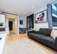 Luxury 1 Bed unit BEST LOCATION IN SOUTH YARRA - Accommodation Gladstone