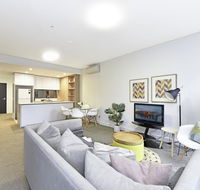 Luxury 1 bedroom  1 study with 1 parking - Accommodation Gladstone