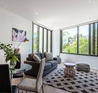 LUXURY APARTMENT / / MOMENTS TO LANE COVE VILLAGE - Accommodation Gladstone