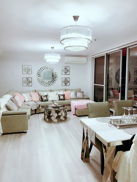 Luxury Apartment With Views - Accommodation Gladstone 3