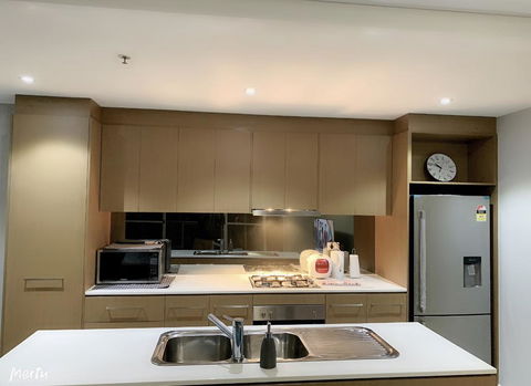 Luxury Apartment With Views - Accommodation Gladstone 2