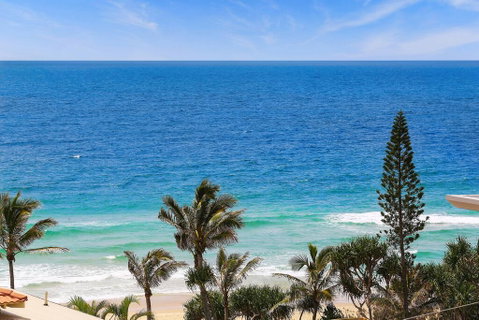 Luxury Beachside Apartment - Accommodation Gladstone 2
