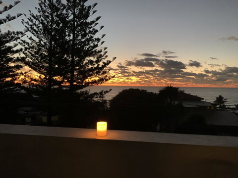 Luxury Beachside Apartment - Accommodation Gladstone 0