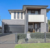 Luxury Brand New Home - Accommodation Gladstone