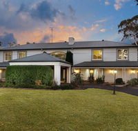 Luxury Bungalow - Accommodation Gladstone