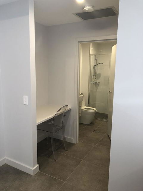 Luxury Executive Apartment - Accommodation Gladstone 2
