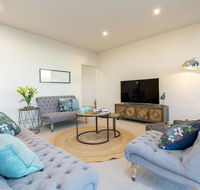 Luxury Four Bedroom Apartment - Accommodation Gladstone