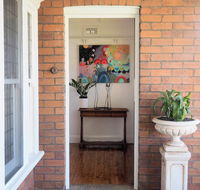 LUXURY IN THE ABSOLUTE HEART OF THE CBD - Accommodation Gladstone
