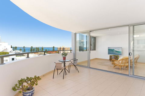 Luxury Ocean Penthouse - Accommodation Gladstone 3