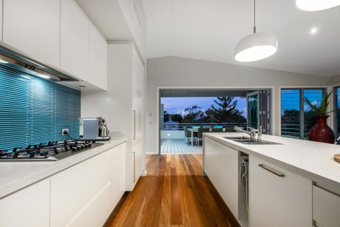 Luxury Tropical Haven - Pacific Avenue, Sunshine Beach - Accommodation Gladstone 2