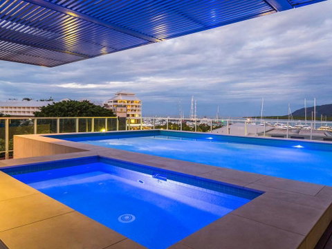 Luxury Waterfront Escape On The Harbour 315 - Accommodation Gladstone 0