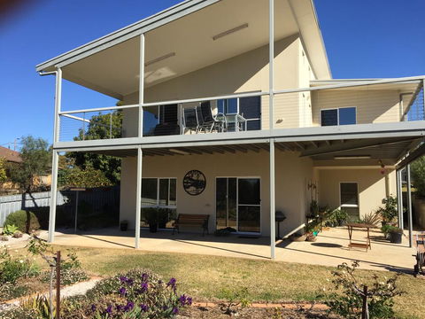 Lyreen's Apartment - Accommodation Gladstone 0