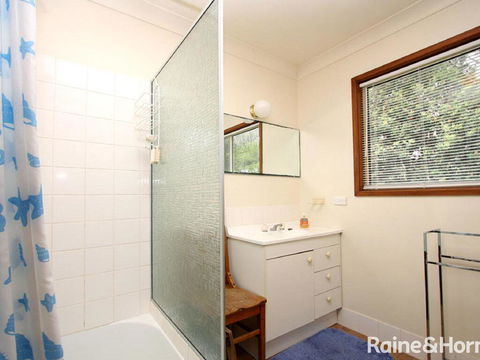 Mac's Surf Style - 12 Ocean Drive - Accommodation Gladstone 2