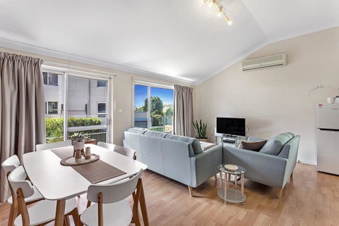Macadamia Court 6 - Nelson Bay - Accommodation Gladstone 0