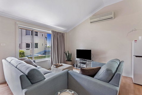 Macadamia Court 6 - Nelson Bay - Accommodation Gladstone 1