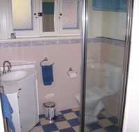 MacDonnell House Naracoorte - Accommodation Gladstone