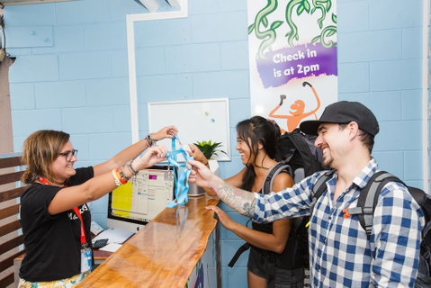 Mad Monkey Backpackers Waterfront - Accommodation Gladstone 0