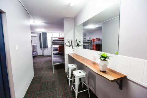 Mad Monkey Backpackers Waterfront - Accommodation Gladstone 2