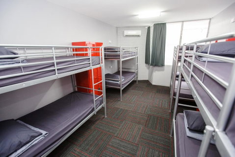 Mad Monkey Backpackers Waterfront - Accommodation Gladstone 3