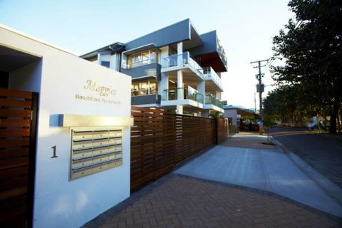 Maggies Beachfront Apt. 11 - Accommodation Gladstone 2