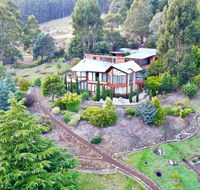 MAGICAL MOUNTAIN RETREAT - 20 mins to CBD and only 10 to MONA - Accommodation Gladstone