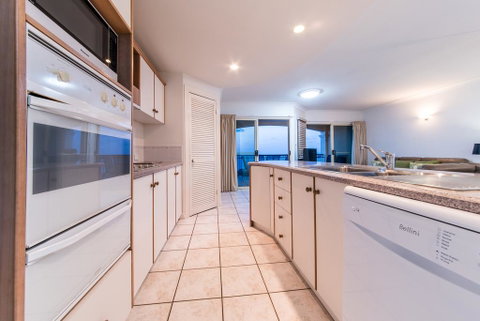 Magnificence At Airlie - Accommodation Gladstone 3