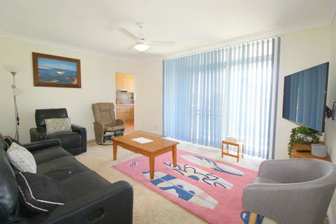 Main Stay 8, 1 Main Street - Accommodation Gladstone 2