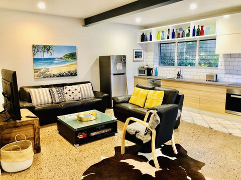 Malibu Apartment - Peregian Beach - Accommodation Gladstone 1