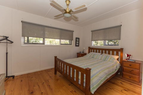 Malibu Drive 127 Bawley Point - Accommodation Gladstone 2