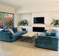 Malvern 3 Bedroom Delight - Accommodation Gladstone