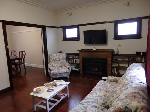 Mandall Avenue - Accommodation Gladstone 3
