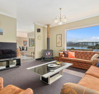 Manfield City Waterfront View Cottage - Accommodation Gladstone