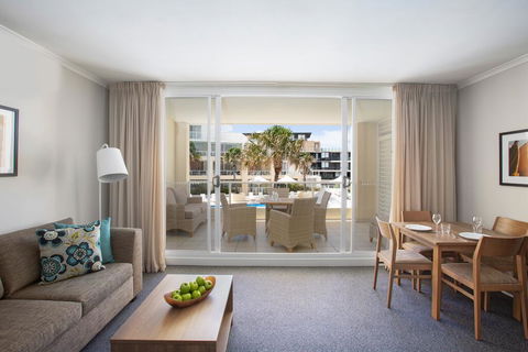Mantra Ettalong Beach - Accommodation Gladstone 1