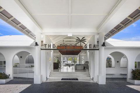 Mantra PortSea - Accommodation Gladstone 3