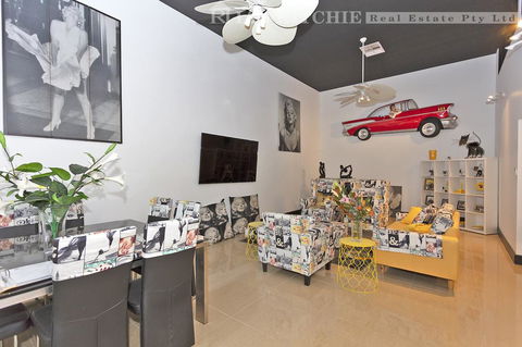 Marilyns Place: Private + Spacious + Central - Accommodation Gladstone 2