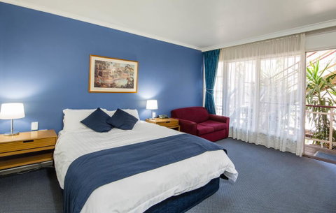 MAS Country Riverboat Lodge Motor Inn - Accommodation Gladstone 1