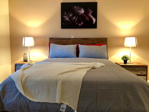 Massive Home (7 Mins To City) - Accommodation Gladstone 0
