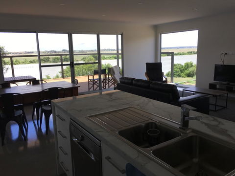 Matts River Rest - Accommodation Gladstone 0